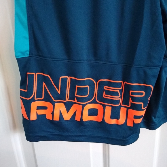 Boys Under Armour shorts, sz XL - Picture 4 of 5